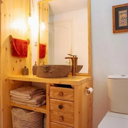 Cozy Apartment, Central And 2 Minutes From The Beach